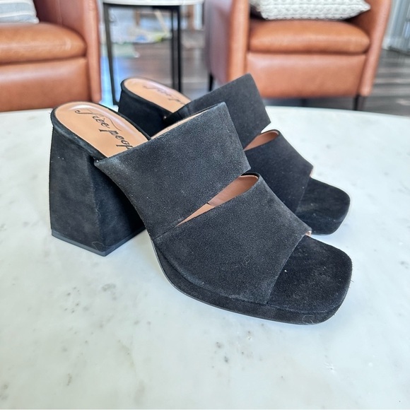 Free People Love is Everywhere Black Velvet Platform Sandals Women's Size 11 - Picture 1 of 9